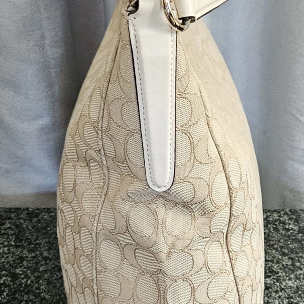 Coach Beige Signature Jacquard purse Hobo shoulder Bag - Picture 7 of 9